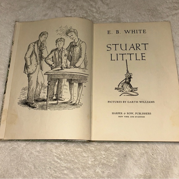 A 1st Edition Book, Stuart Little by E.B. White. 1945 Original. No Dust Jacket. - Picture 4 of 14
